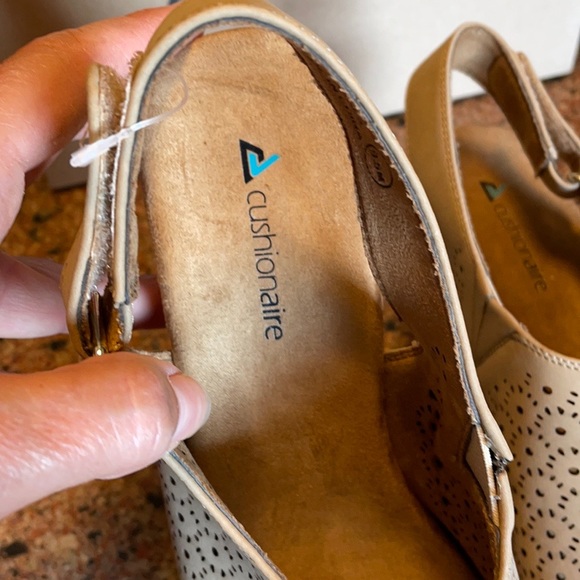 Cushionaire Comfort Sandals - Picture 2 of 5
